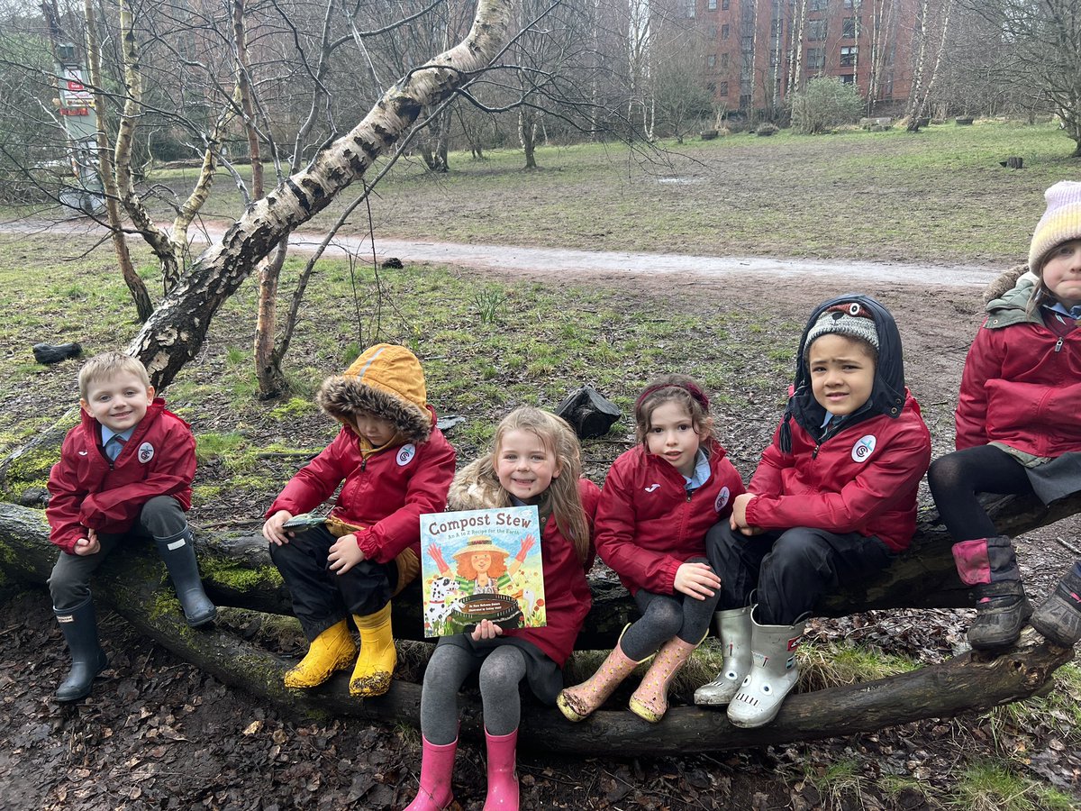 StCharlesGla's tweet photo. In today’s #ForestSchool session P1 were learning about #Compost. We met Nikki and Andrea in the @childrens_wood #CommunityGarden to visit the #CompostBins. We saw lots of flies, bugs and worms and heard how they are necessary to help the process. #Connections @ScienceWeekUK https://t.co/zt4PJOGkCD