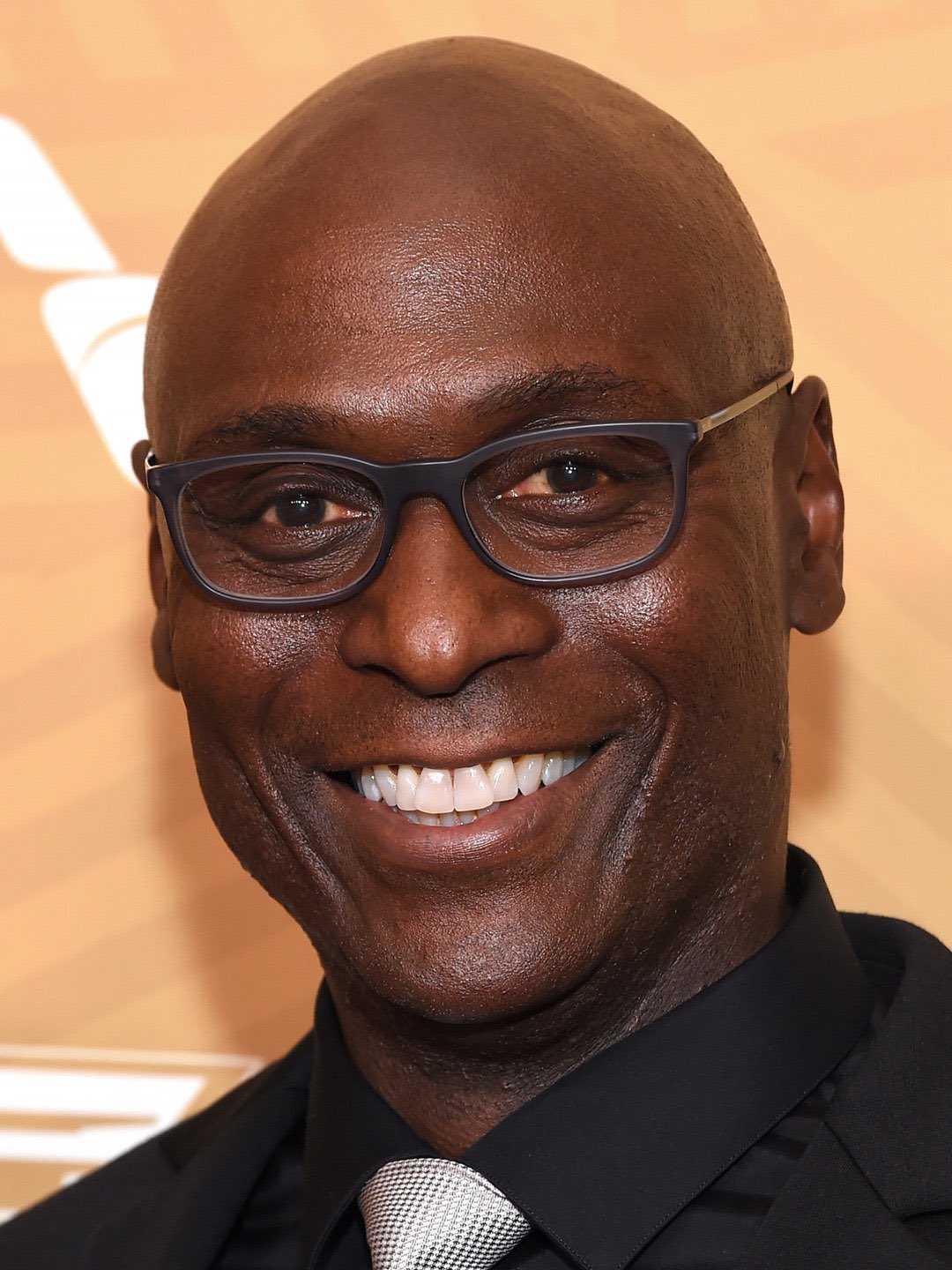 Fotos de Fatos on X: Lance Reddick, ator de John Wick e The Wire