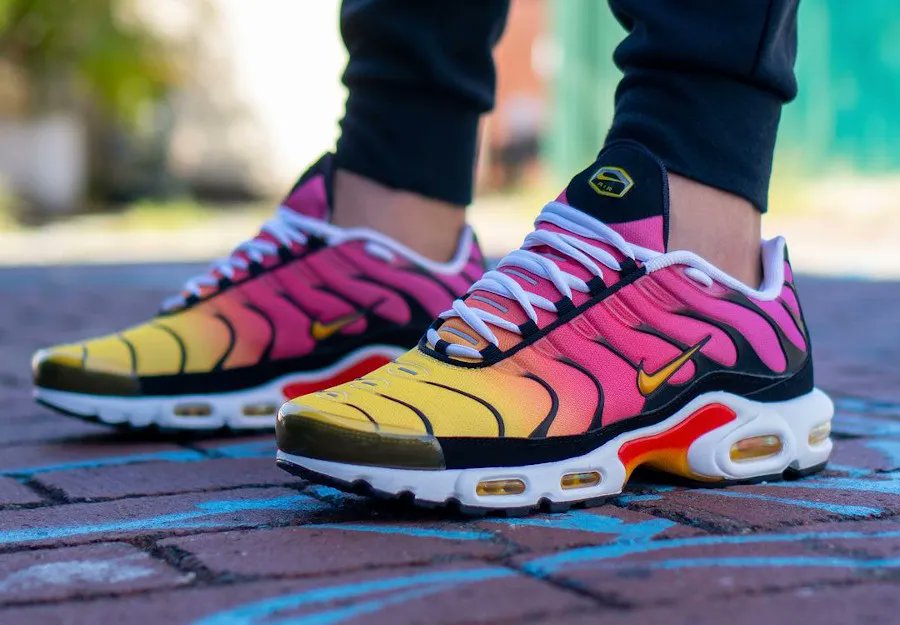 Tonen speer bijtend JustFreshKicks on Twitter: "Dropped via Slam Jam 🌄 Nike Air Max Plus OG  'Rainbow' =&gt; https://t.co/nYPArXKCc9 https://t.co/J91ZxEQnIC" / Twitter