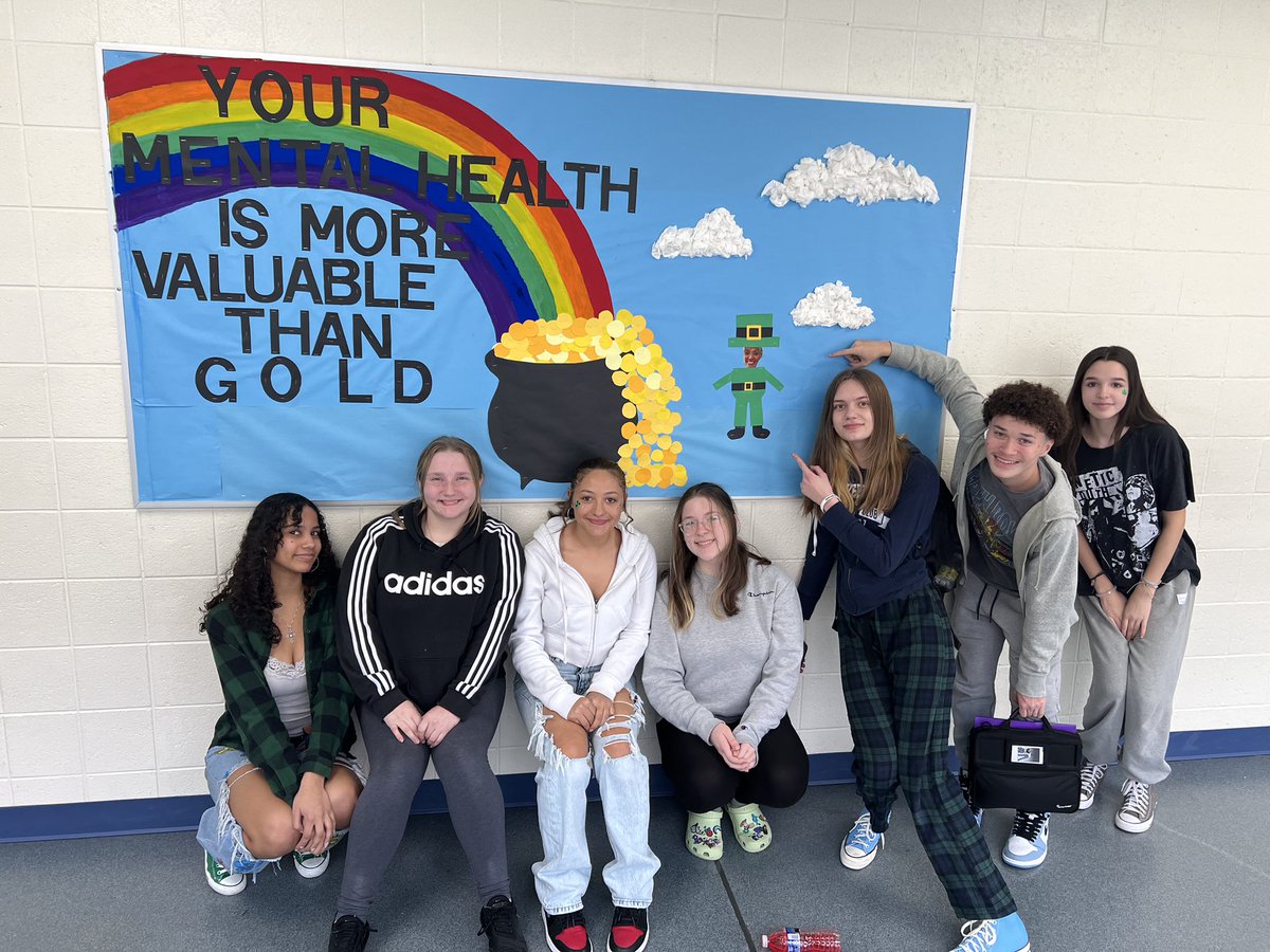 In honor of St. Patrick’s Day our Aevidum students worked on a new bulletin board during Mental Health Friday! Remember: Your mental health is more valuable than gold!! 🍀🌈💛💙