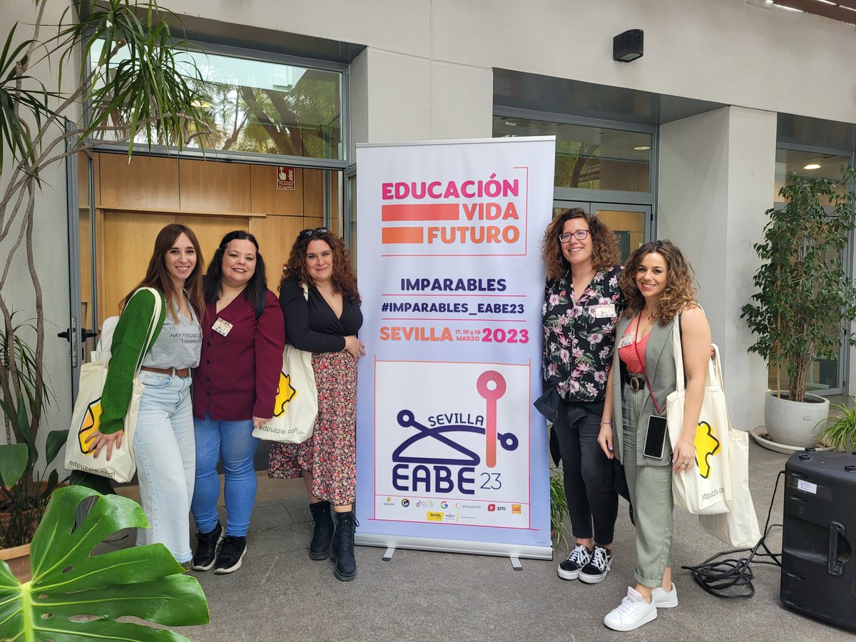 Equipo! Un año más aterrizamos en Eabe #IMPARABLES_EABE23  Esto acaba de empezar. <a href="/Nakaraia/">La ventana azul de Naza</a> <a href="/Soni_pi/">Soni_pi</a>