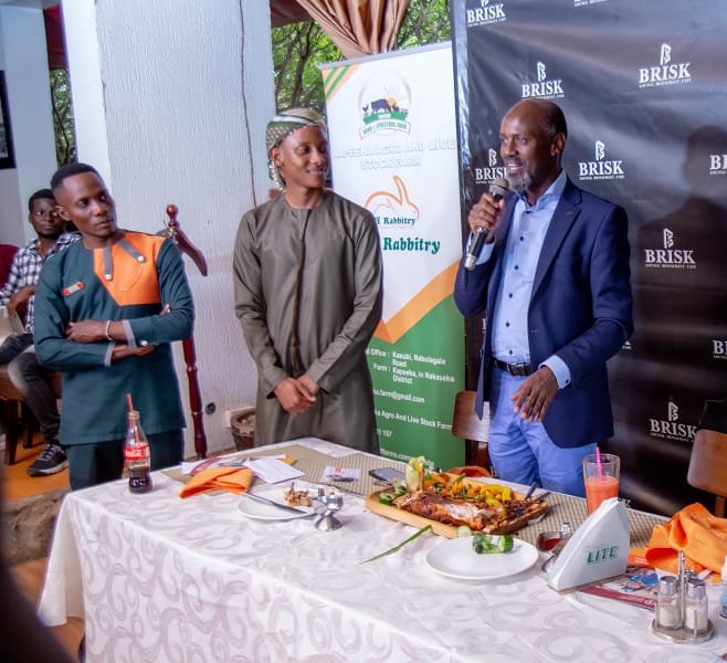 DENNISWALUGEMB1's tweet photo. Rabbit meat Launch @Brisk lounge with the chief taster @AndrewMwenda and hadji @MukasaMuawiyah https://t.co/yX26yhxXBr
