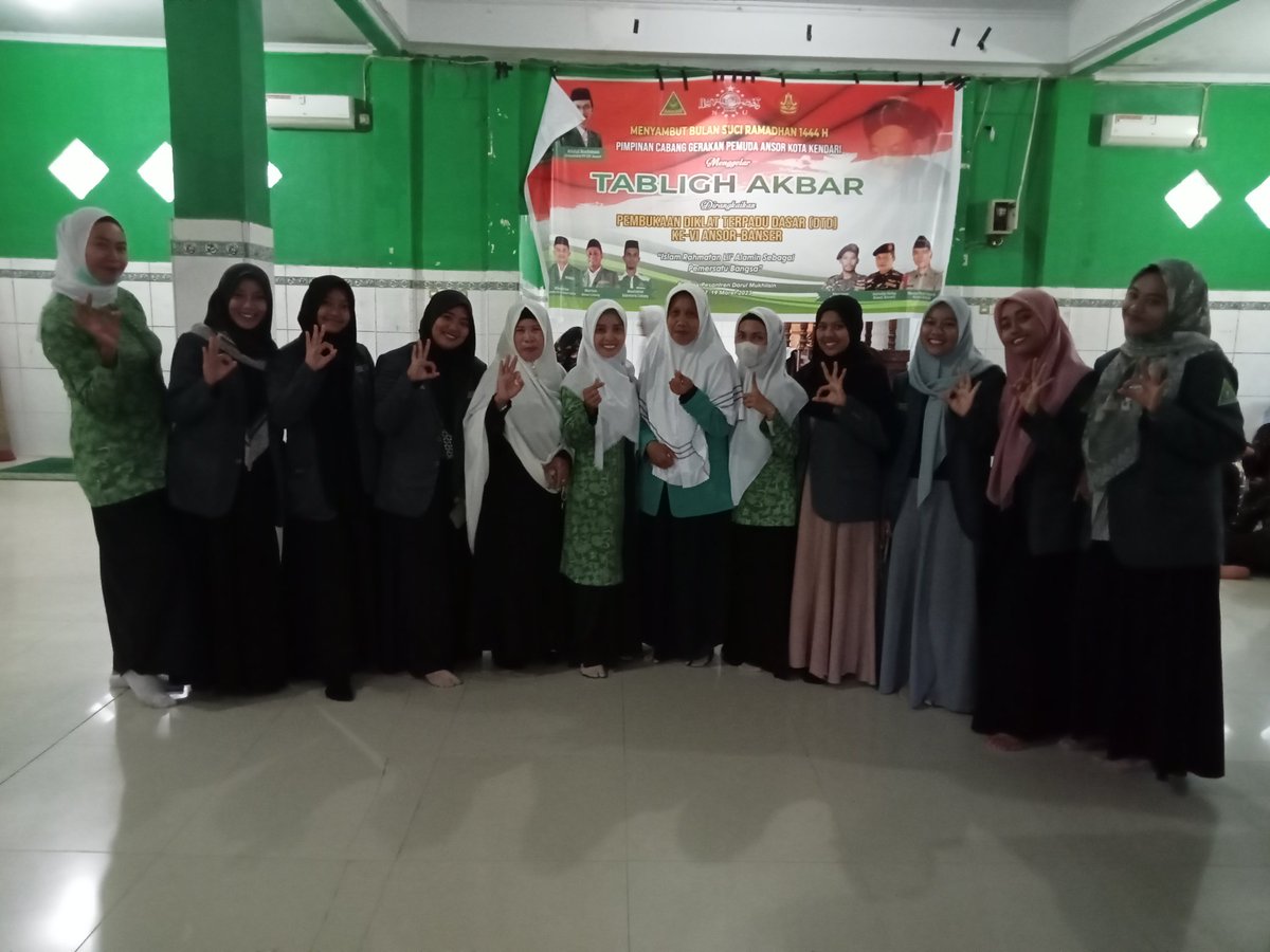 MayanNini's tweet photo. Fatayat NU Kota KDI bekerjasama &amp; ikut membantu Ansor Kota KDI dlm kegiatan Tabligh Akbar menyambut bulan suci Romadhon dirangkaikan dgn Pembukaan Kegiatan Diklat Terpadu Dasar (DTD) ke-VI tahun 2023 yg mengusung tema "Islam Rahmatan Lil 'Alamin Sebagai Semangat Pemersatu Bangsa" https://t.co/LvCayGHfKP