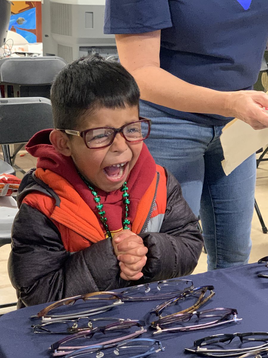 abc7david's tweet image. Picking out new glasses can be fun. Check out Jefeth at today’s ⁦@RealOptionsKids⁩ ⁦@VSPVisionCare⁩ clinic for elementary and middle school students in #visitacionvalley. Free eye exams &amp;amp; glasses for 120 kids. Story later today on ⁦@abc7newsbayarea⁩. #abc7now