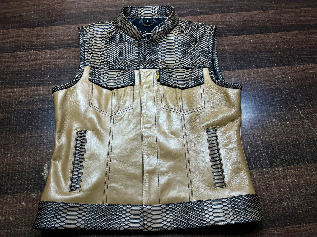 CleaverCult's tweet photo. New vests for the ladies ! 

Cream cowhide leather with embossed combo! Soon in stock!

Follow us on IG for more styles and photos! @ cleavercultureleather https://t.co/uK1db4WVxj