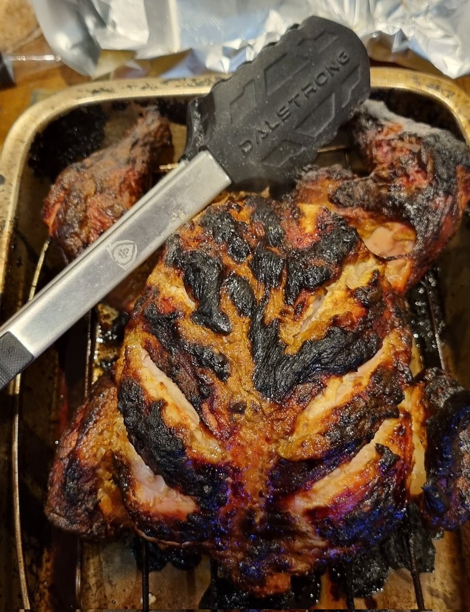 Mark_Walker_79's tweet photo. Tonight we kicked the weekend Kamado Joe cooking off with a @NishaKatona 'Mowgli Angry Bird' 👌🏾🇮🇳🔥🐔
#kamadojoe #dalstrong #meaterplus https://t.co/SYH01fqSRP