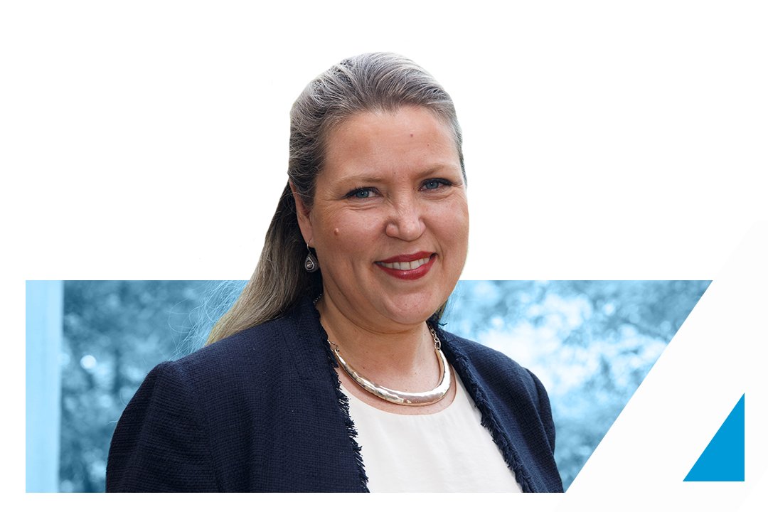 NAMIWDC's tweet photo. The @gwucolombian Art Therapy Program trains skilled therapists to offer art therapy, which helps people cope with mental illness and recover from trauma. Heidi Bardot, Program Director, is driven by a love of helping people. #WomensHistoryMonth #WomenLeaders #MentalHealth https://t.co/zYUEOXWoZP