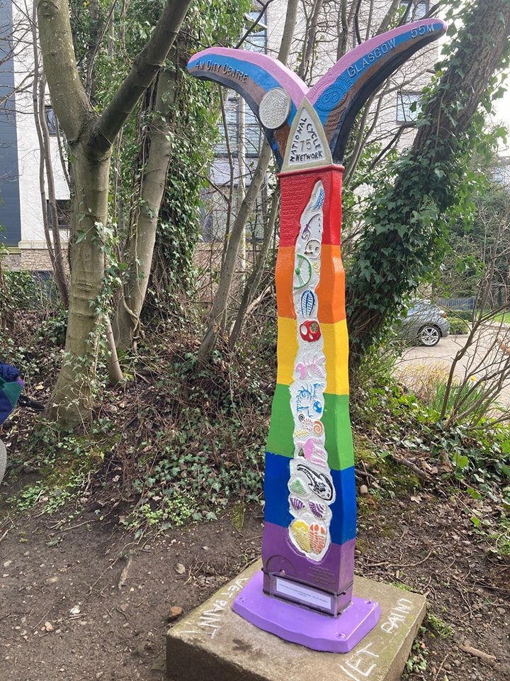 DrScottArthurMP's tweet image. Many thanks to @SustransScot  for refreshing this paintwork today. The marker sits at the western edge of my Ward, and is a reminder that all are welcome here!  🏳️‍🌈🏳️‍⚧️