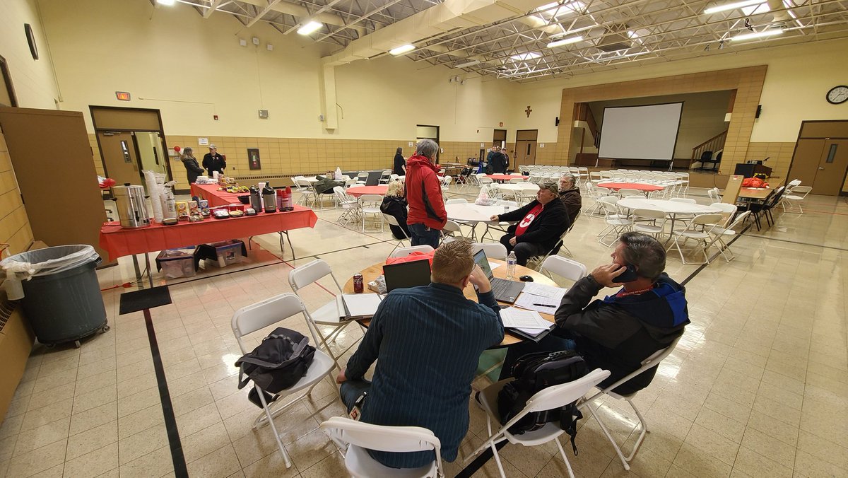 Our @RedCrossIL volunteers are preparing to install 350 smoke detectors tomorrow in Joliet. Our thanks to @UofStFrancis for hosting this important community event to #EndHomeFires