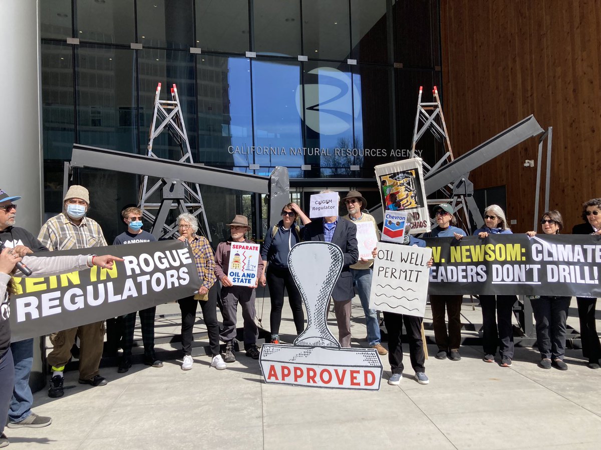 BREAKING: Climate activists are at CalGEM's doorstep with demands for @GavinNewsom:

👊 Rein in your rogue agency.

🛑 Stop permitting new fossil fuels.

🛢️ End neighborhood oil drilling TODAY!