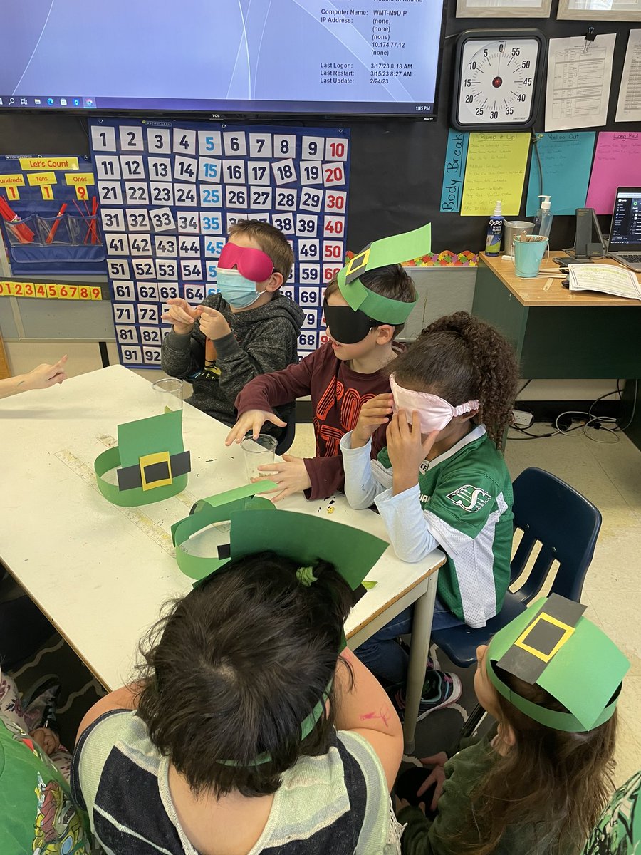 MmeAlexanderFI's tweet photo. So much fun in Science grade 1 today! Using our senses to determine healthy foods that are green! Happy St.Patrick’s Day from Westmount! @WestmountSchool @PrairieSouth #learningtogether https://t.co/ac6ucvqFQH