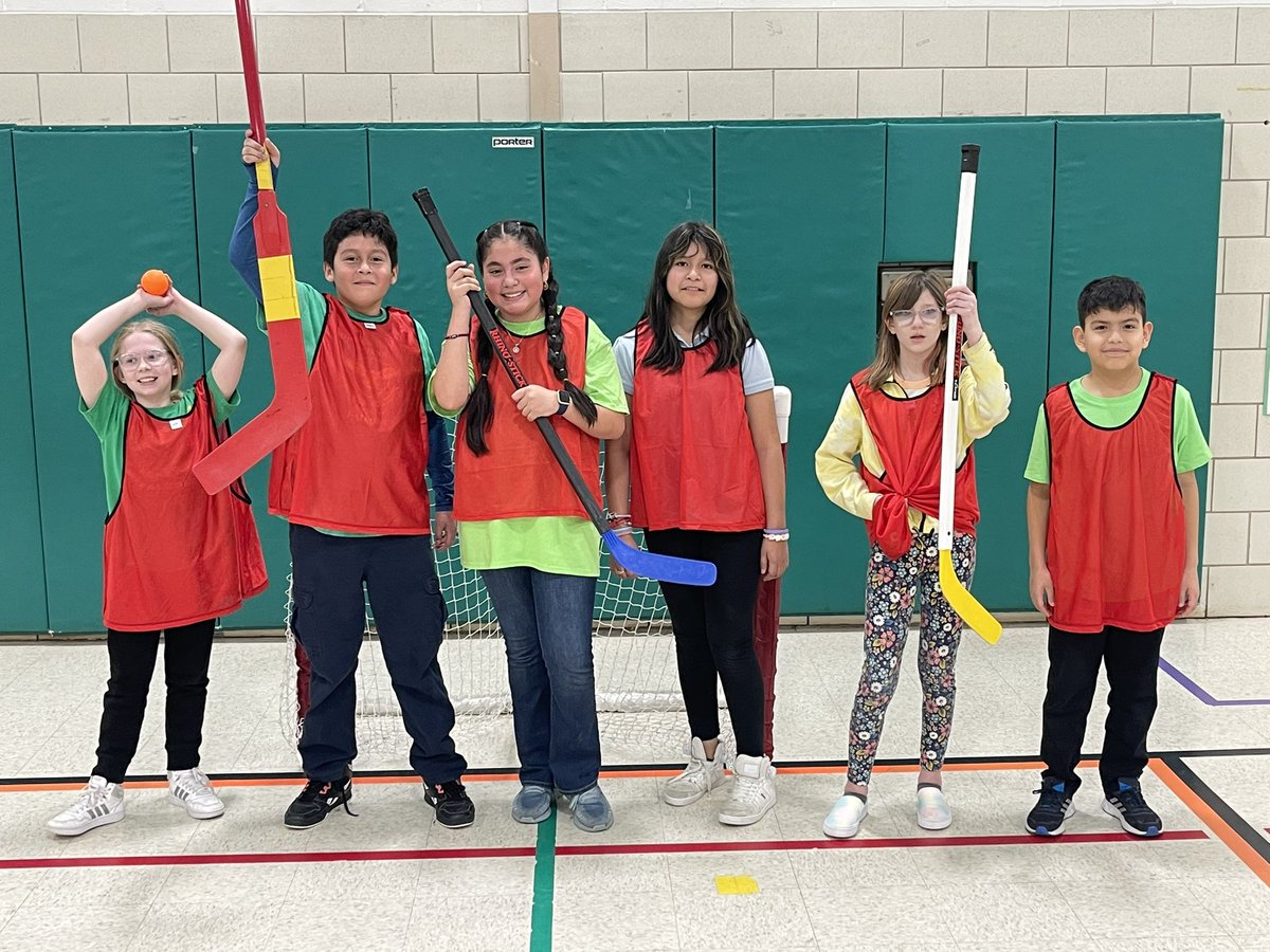 2023 Floor Hockey Champions from 5th grade Mrs. Fox’s classroom.  Way to go Red Team.  @JBKennedy111 #kennedycallout