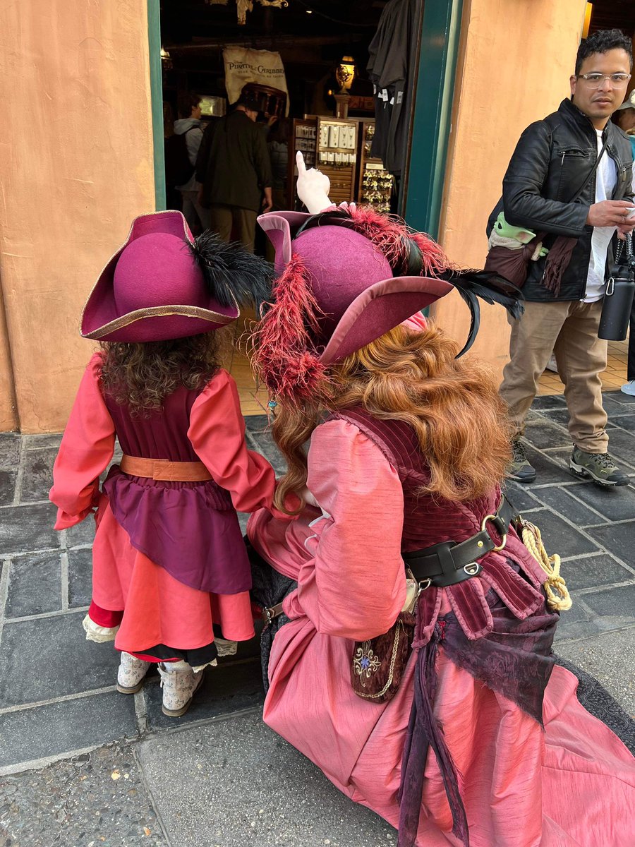 DisneyPaws's tweet photo. A pirate’s life for Annie 🏴‍☠️ @CCRunner524 https://t.co/22imA9fZQ2