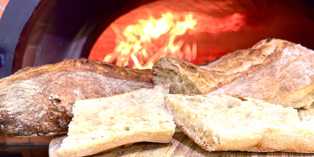 breadstoneovens's tweet image. There's nothing as cozy as a fresh baguette. Interested in learning how to bake in an authentic brick oven? Sign up for a cooking class today! Act quick; spots are limited!

ow.ly/VfNI50NjAFX

#breadstoneovens #baguette #bakingbread #freshbread #woodfiredoven #cookingclass