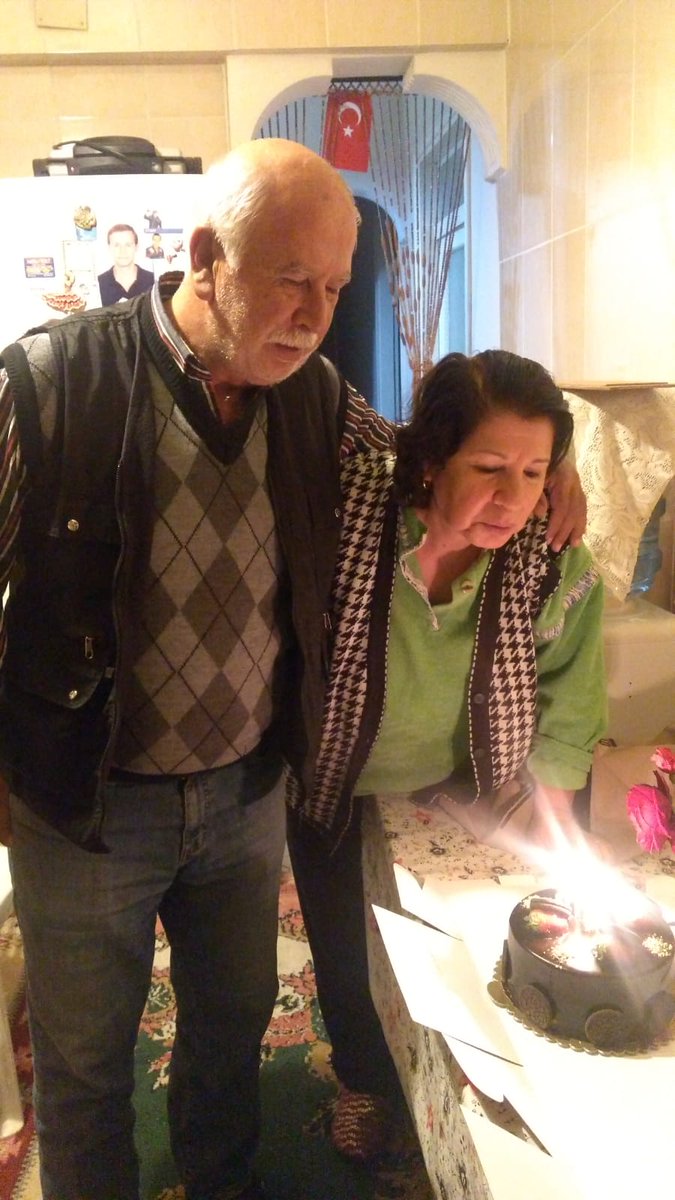 barismorca's tweet photo. 40. Gün - Helal etmiyorum! 
Hergun aynı sabaha uyanıyorum, normalim  5 Şubat'ta kaldı. Senin gibi bir adamın oğlu olduğumun gururunu yaşıyorum, seninle uyanıp seninle kalkıyorum , yeni sayfa açmıyorum senden devam ediyorum. Annem tüm gücüyle  yanımızda gözün arkada kalmasın. https://t.co/DpmqBa2VwV
