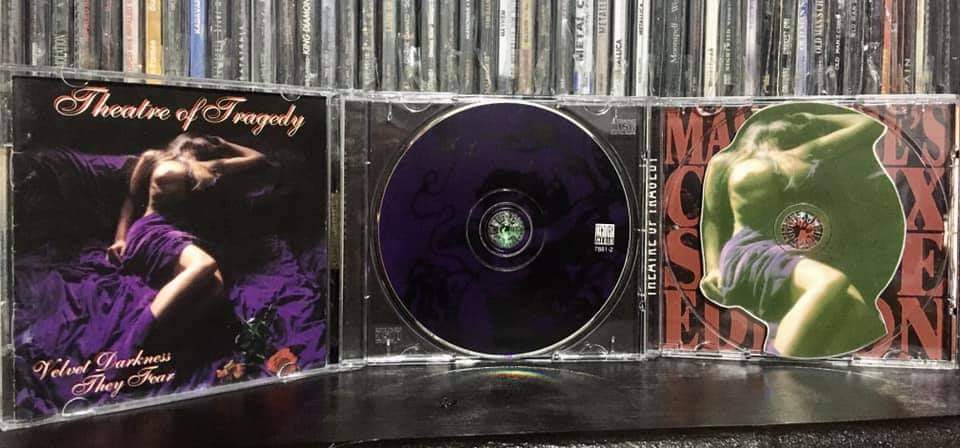 BlackieJhons's tweet image. Discazo de 
#TheatreOfTragedy, el de más impacto! 
#VelvetDarknessTheyFear y su #ShapeCd 
🔥🤘😎🔥
@centurymediaeu @massacrerecords
@centurymedia @BBeat105 @Reactor105 @BLABBERMOUTHNET @metalinjection @r101ck