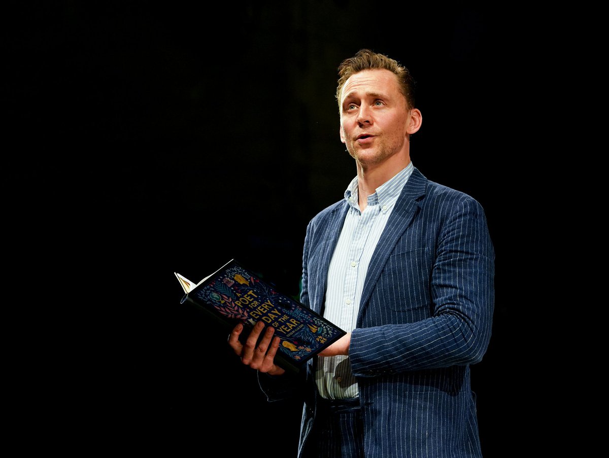 bestoftwh's tweet photo. 📸NEW: Tom Hiddleston at a poetry event in London. https://t.co/7w9CuXAxNp