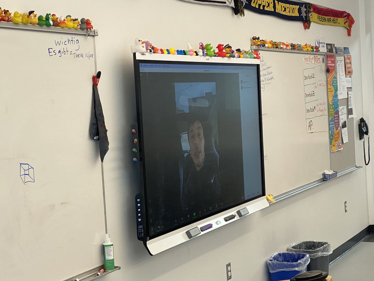 JSkonier's tweet photo. German 4 class had a Zoom interview with a real star, Alexander Knappe @Alxknappe a German musician/singer from Berlin whose song ‘Tschau’ has become a class favorite.  Special thanks to A. Lamesta for setting up the interview! @UpperMerionSD @JBauerUM https://t.co/GXlmanz9Wv