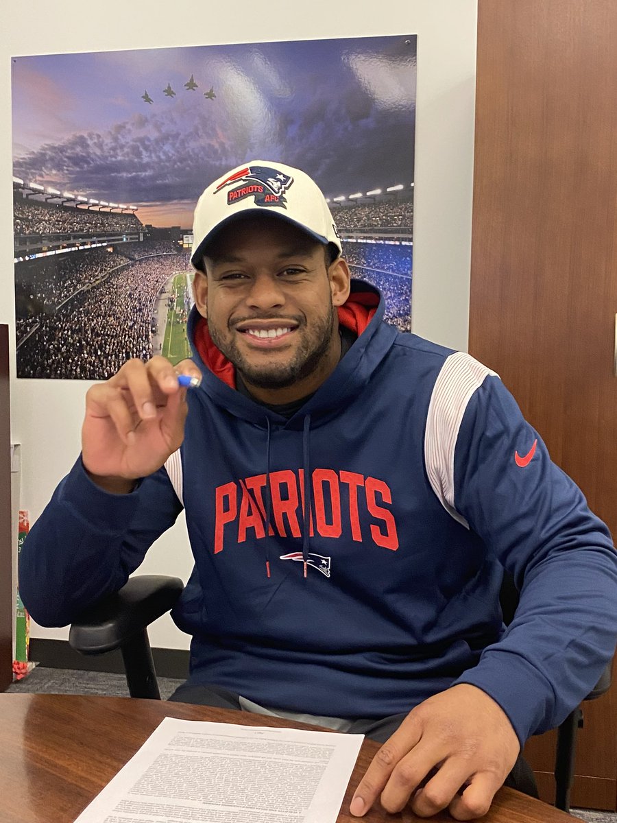 TeamJuJu's tweet image. Checking in from Foxborough! 📍 All set and ready to work! 📝