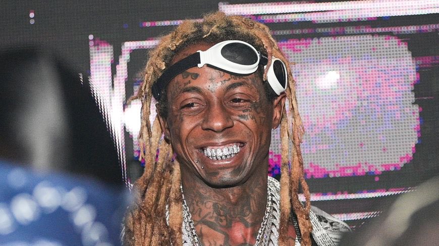 Kirikounews's tweet photo. Musicalement qui est le meilleur selon vous ?

Jay-Z ❤️                  Lil Wayne 🔃 https://t.co/on3sYeS3Rk