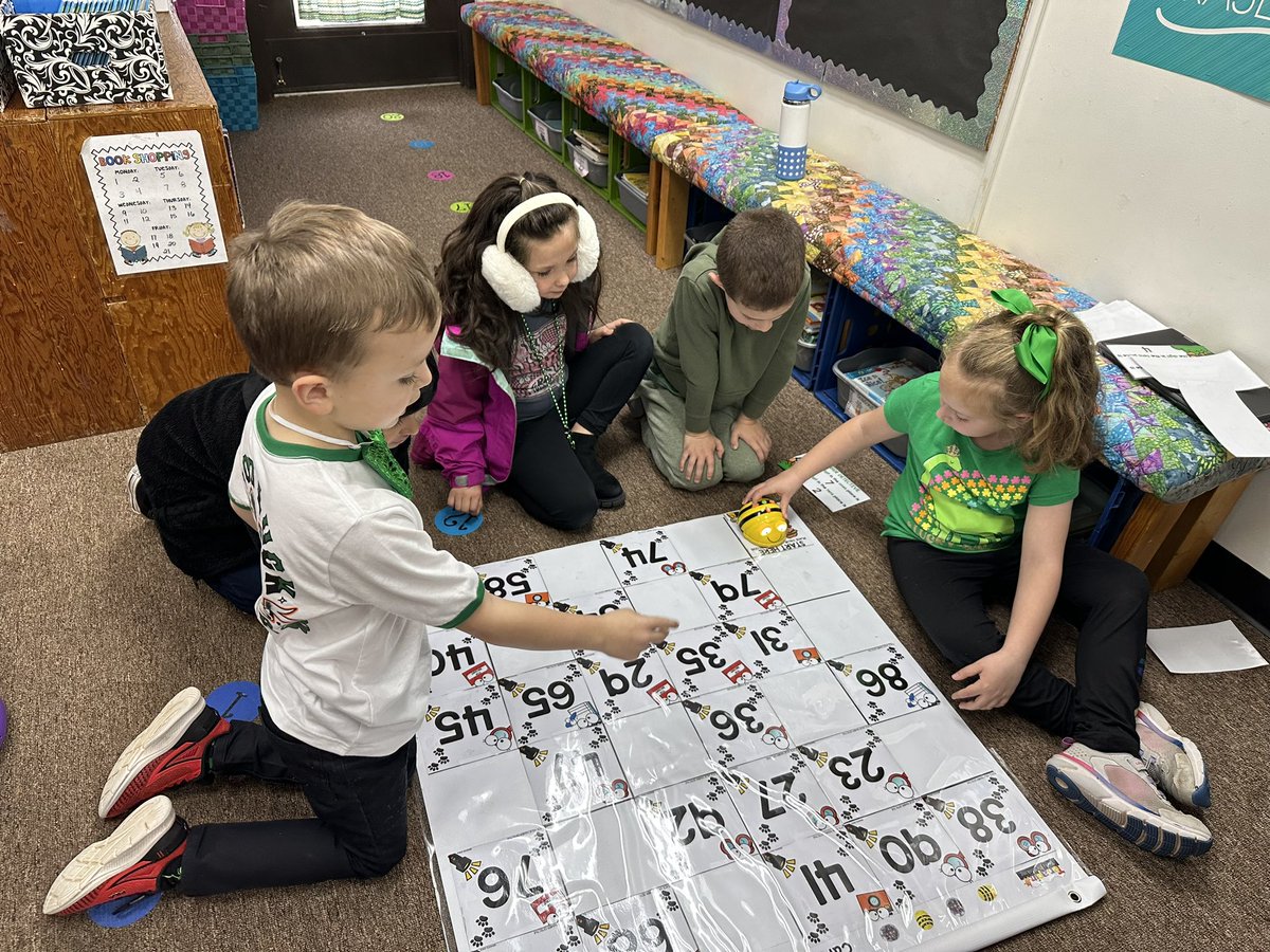 mswashbrn's tweet photo. 1st grade Ss practicing place value and number recognition while coding their Beebot today in Mrs. Moody’s class! #allinbcps @BurkeCoSchools https://t.co/LFbtklDlfI