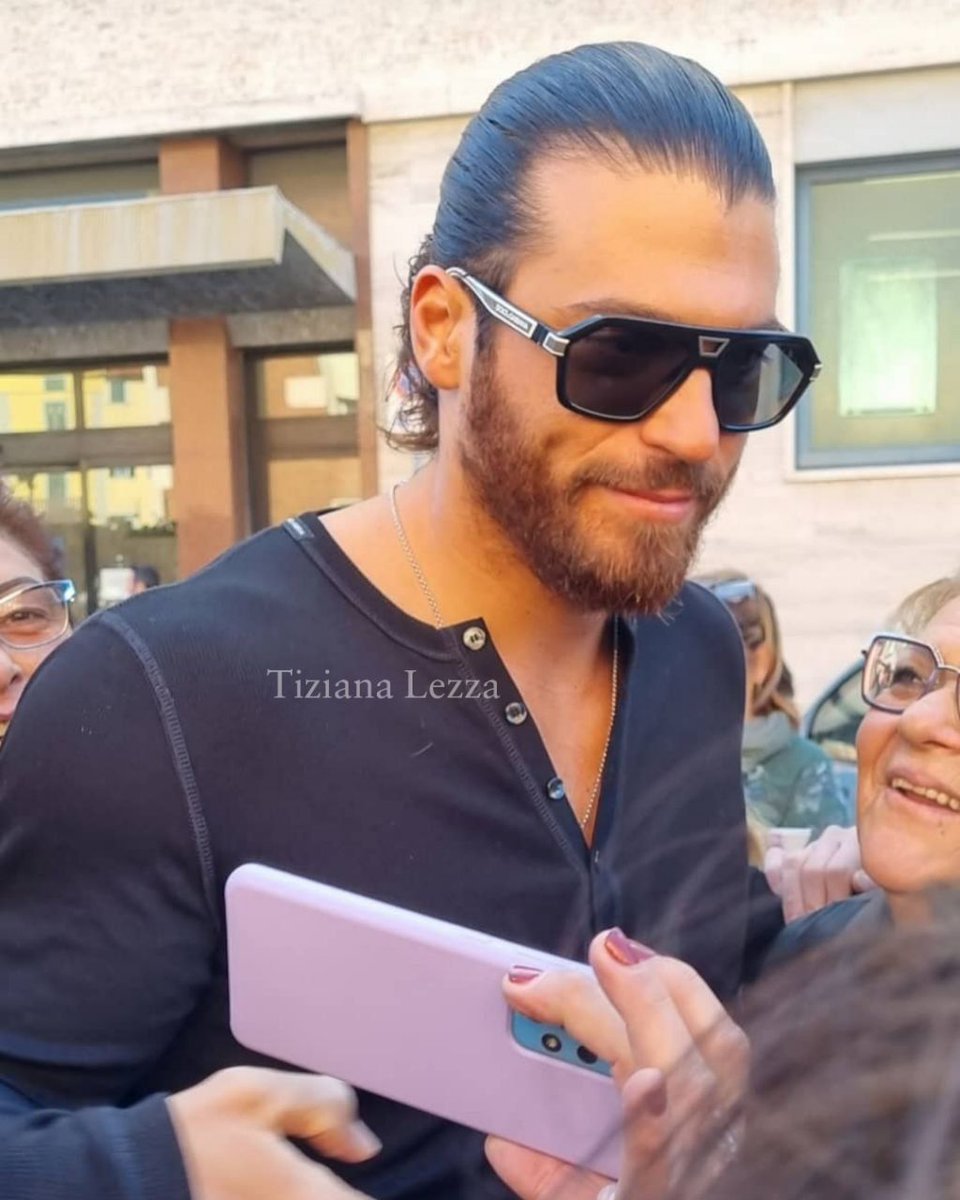 پر میزنه دلم واسه تو عشقم :)

#CanYaman
#CanYamanForChidren 
#CanYamanBreakTheWallTour