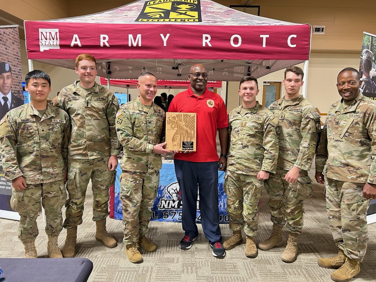 COL Mitchell, WSMR Garrison Commander presents plaque of appreciation to NMSU Cadets! Thank you Sir! We will see you Sunday!
#BeAllYouCanBe 
#BataanDeathMarch
#joinarmyrotc