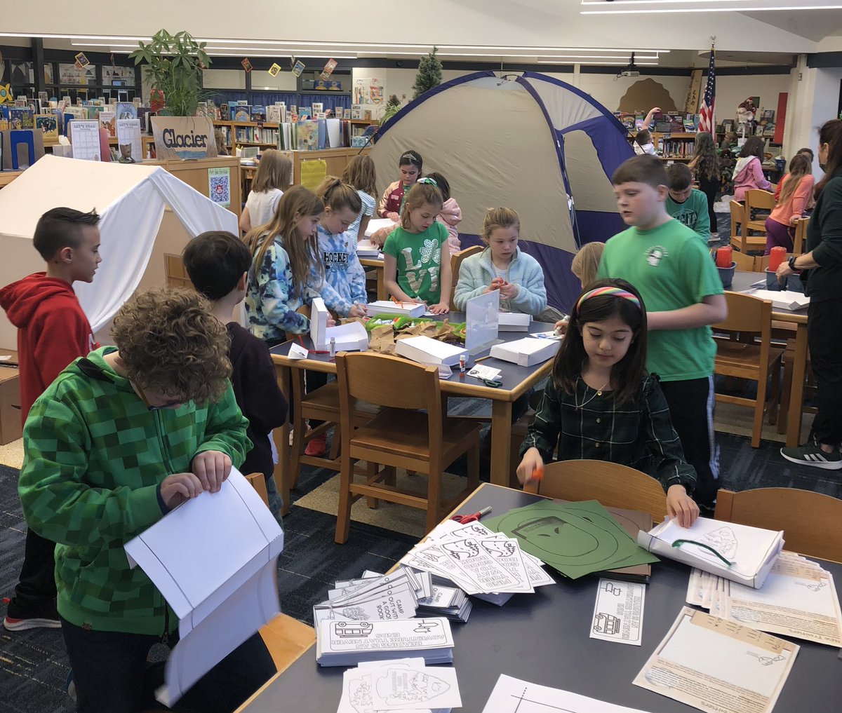 It’s always great to team with @TinaDAndrea! Camp Imagination went on a tour of the National Parks to read, learn and create. Always a great time in the #library. #sascompass #FutureReady