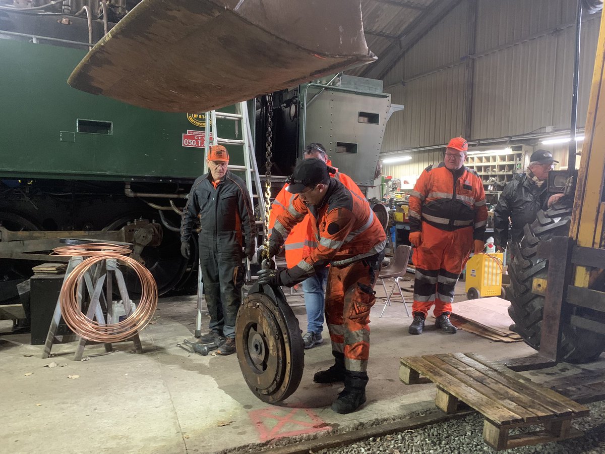 Opération impressionnante la semaine dernière, remplacement de l’embrayage de notre autorail Picasso avec l’aide de l’<a href="/ABFC4039/">ABFC 4039</a> <a href="/CheminSud/">CFTSA Touristique Sud Ardennes - Officiel</a> <a href="/ATTCV/">Train touristique du Centre-Var</a>