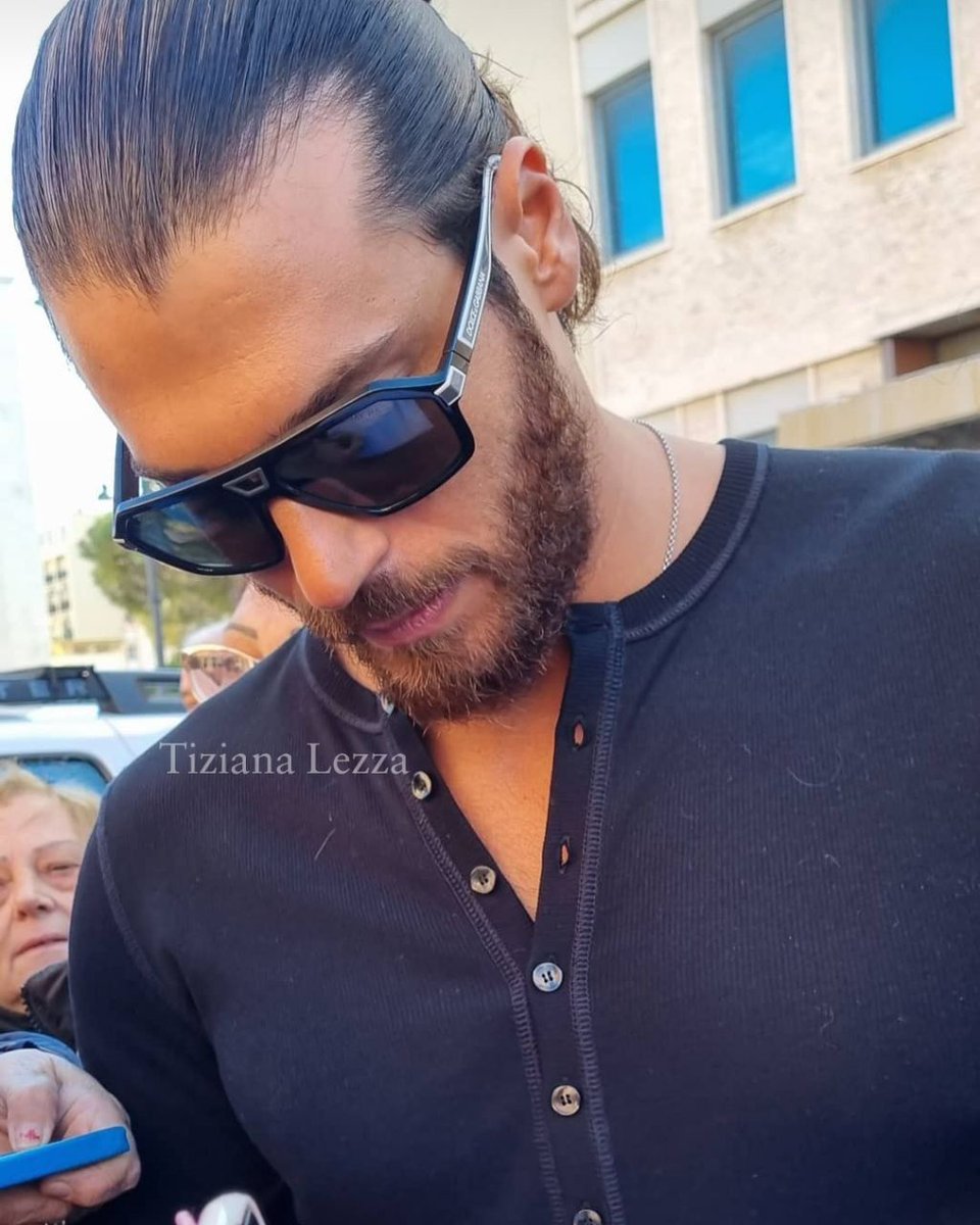 میشود برایت مرد:)

#CanYaman
#CanYamanForChidren 
#CanYamanBreakTheWallTour