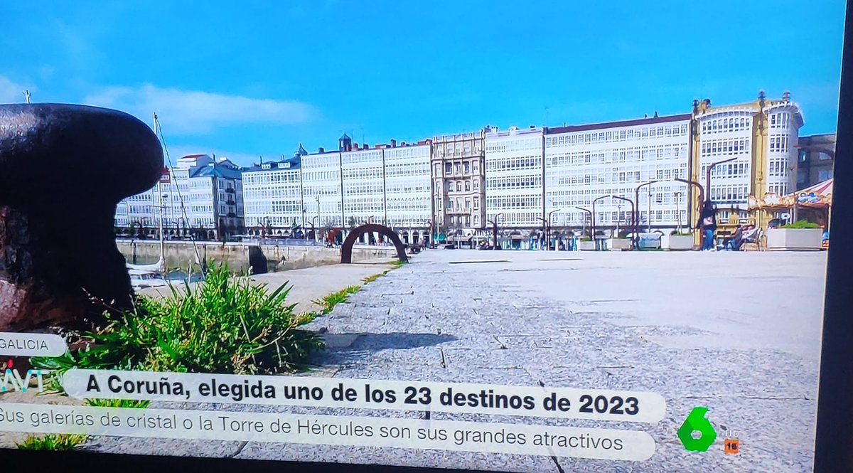 Ayer publicaba artículo de #viajes con <a href="/elviajeroaccide/">El Viajero Accidental</a> 
elviajeroaccidental.com/plassey-ultimo…
y hoy guía a #LuisCalero y al equipo de #unpaisparaviajarselo de <a href="/MVTARDE/">Más Vale Tarde</a> de <a href="/lasextaTV/">laSexta</a> por #ACoruña, así es nuestro colaborador <a href="/manuandtheworld/">Travelling without moving</a>
#ACoruñaesunMUST #CiudadAbierta
