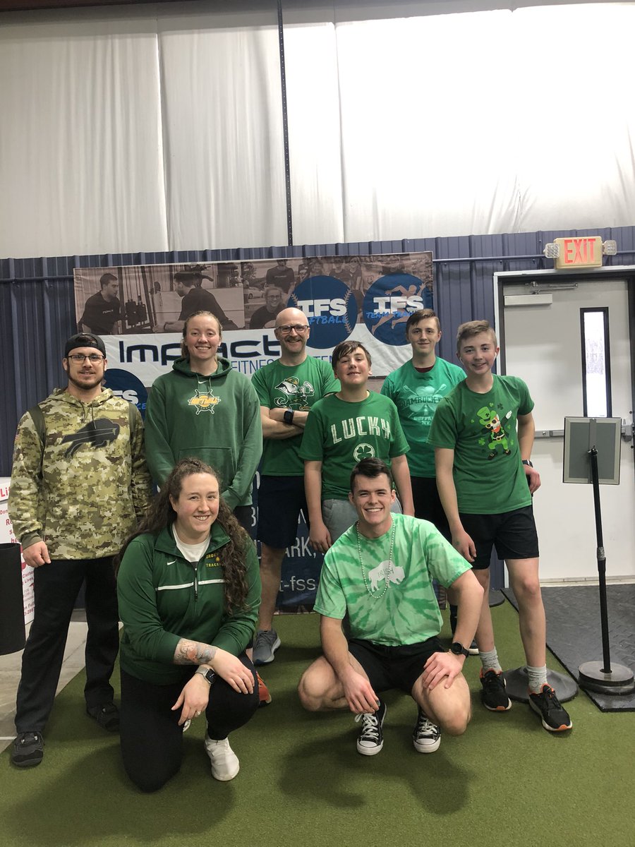impact_fss's tweet photo. That’s a whole lot of green! Happy St Patrick’s Day from IFS! ☘️💪🏻

#teamIFS https://t.co/krCNVliccc
