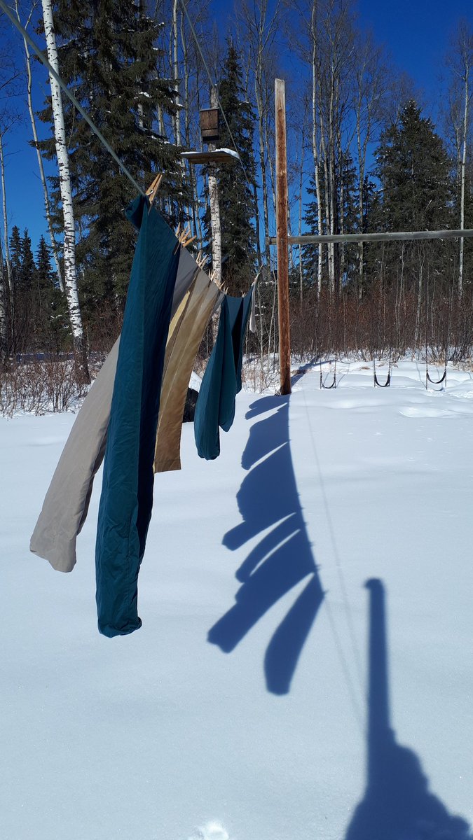 Solar and wind power to dry the laundry today, not to mention that standing outside to hang it out feels SUNderful #naturalpower #happyfriday #vitaminDforme