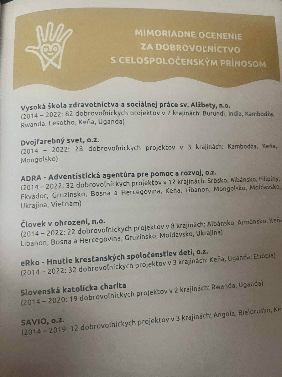 Ambrela_org's tweet photo. Gratulujeme k oceneniu #SrdceNaDlani za #dlhodobýPrínos pri vysielaní dobrovoľníkov a dobrovoľníčok pod značkou #SlovakAid našim členom: VŠ zdravotníctva a soc. práce sv. Alžbety, #ADRA Slovensko, #ČlovekVOhrození, #eRko, Slovenská katolícka #charita a #SAVIO. #dobrovolnictvo #SR https://t.co/1I5hO59wus