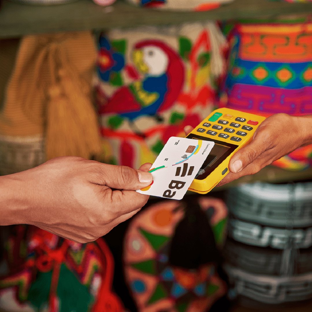 scsalazar16's tweet photo. Pensando en el bienestar financiero del país, Bancolombia baja las tasas de interés de las tarjetas de crédito Visa Clásica, American Express Blue, y Mastercard Joven, Clásica e Ideal. Beneficiará a los clientes que están viendo más impactada su economía👉 https://t.co/M2zlUS5eOB https://t.co/ZLZh6uwSCA