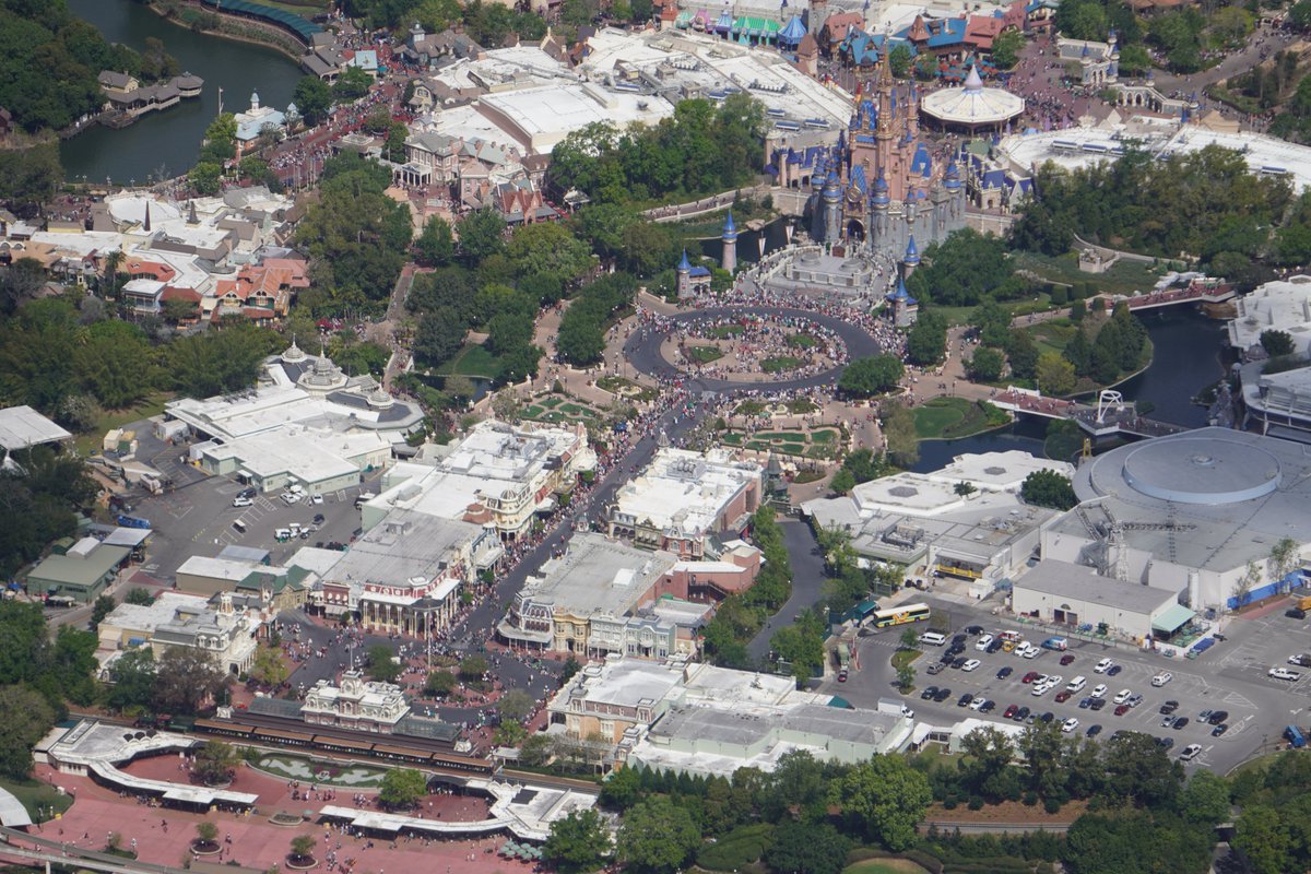 bioreconstruct on Twitter "Aerial look at Magic Kingdom today, Mar 17, 2023. Guests lined up