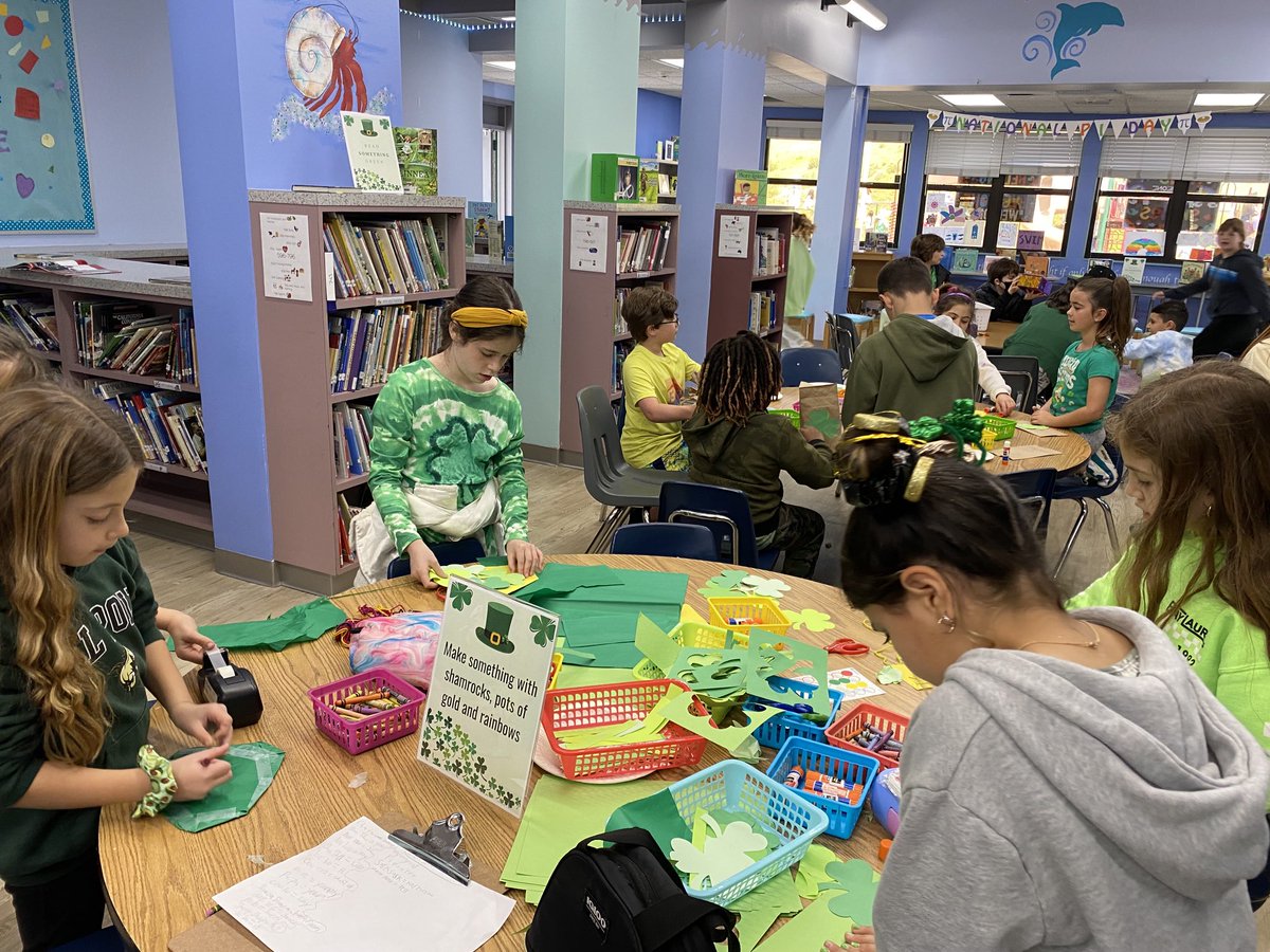 Building and creating leprechaun traps 🪤 in the media center today! ⁦<a href="/BLDolphins/">Bay Laurel Dolphins</a>⁩ ⁦<a href="/LVUSD/">LVUSD</a>⁩