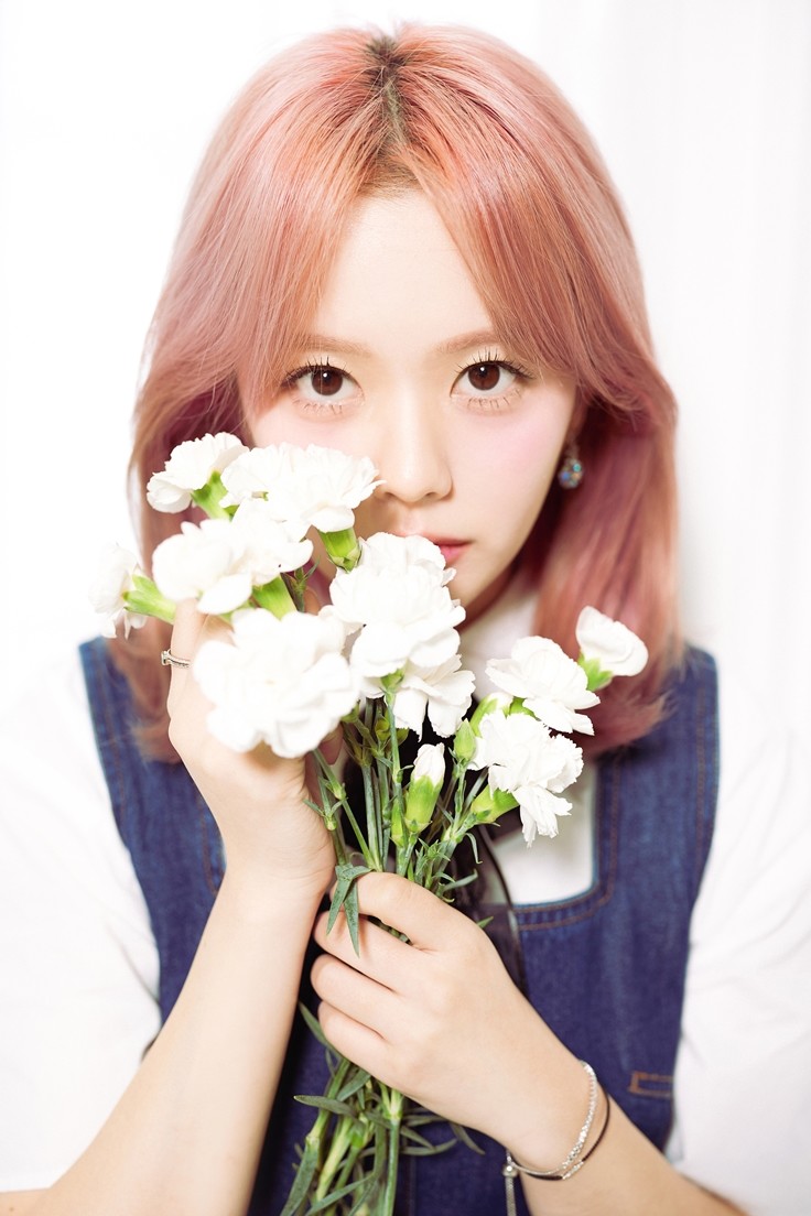 BIVIID's tweet photo. 멜론 "결국엔 너에게 닿아서" 비하인드 컷 (1) #정지소 https://t.co/9l6oAGl8yM