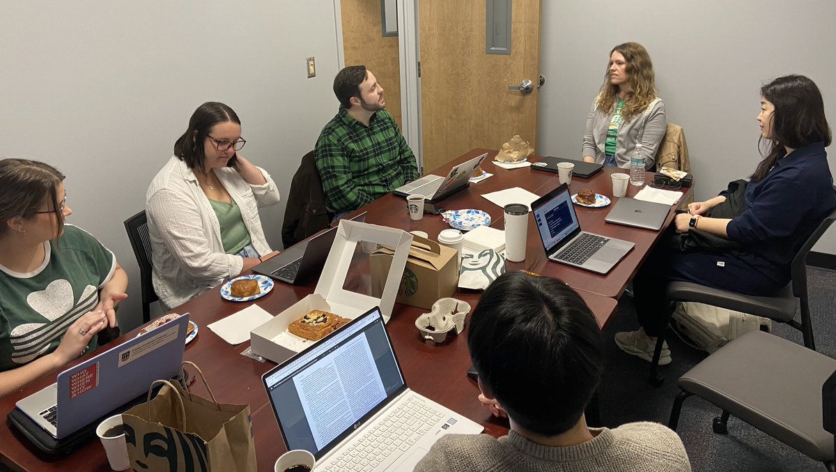 DMAClab's tweet image. Social media, Eye-tracking, and Pastries: A brainstorming session (with @anneohirsch, @JeffreyDuncanIP @Brit_S_ @AlexFrank986)