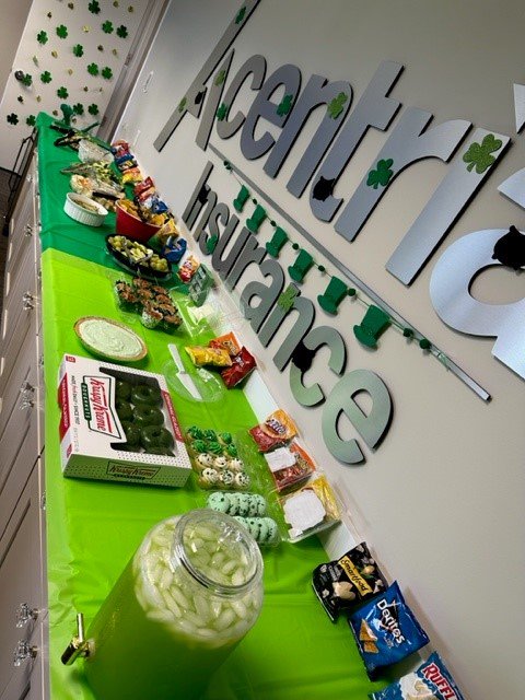 AcentriaAgent's tweet image. Happy St. Patricks Day from our West Palm Beach office! 
#HappyStPatricksDay #FunLunch #AcentriaCares #AcentriaInsurance