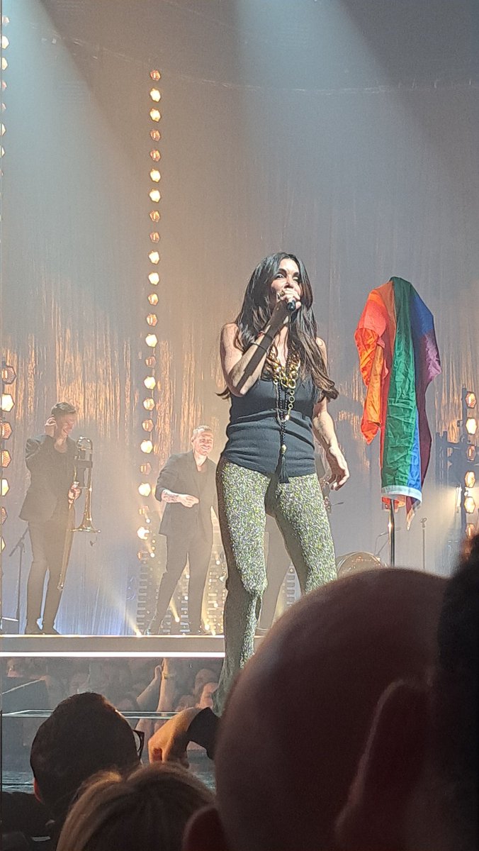 Quelques Photos du concert de @JeniferOfficiel Au Zénith de Dijon #n9tour #Jenifer @jenn9source @JustJeniferOff @lesfansdeJen @Promo_Jenifer @UniversJenifer