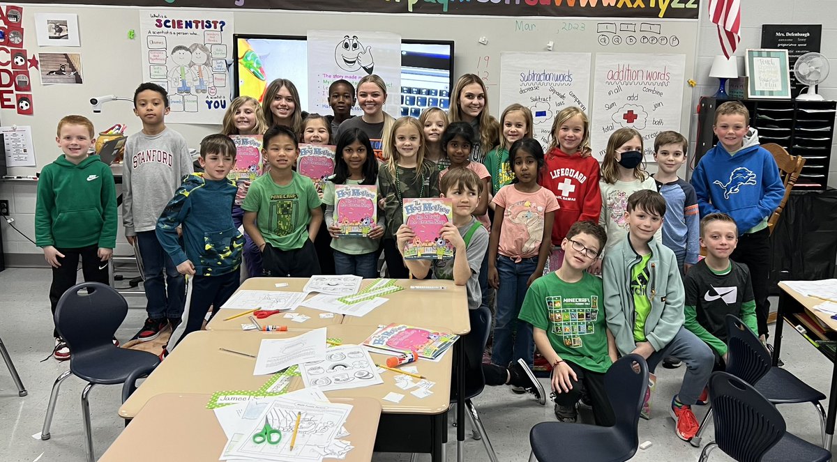casey211's tweet photo. St. Patrick’s Day &amp; the Hog Mollies on a Friday afternoon at Freedom Trail with the Orange High School Student Athletes! @secondandseven @OOHSprincipal @OrangeHS_AD https://t.co/URx5TcCbil