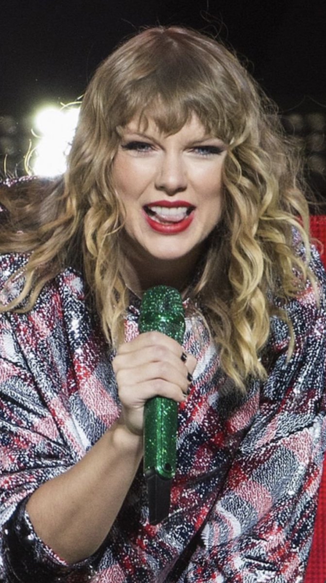 kai / JISOO SOLO on Twitter "and i can smell the used thongs from here"