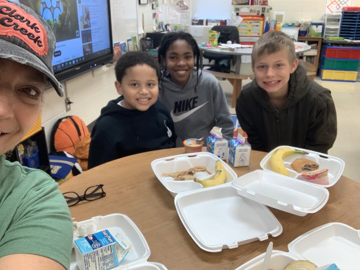 They spent their hard earned Dojo Dollars to eat with the teacher! #boylunchbunch