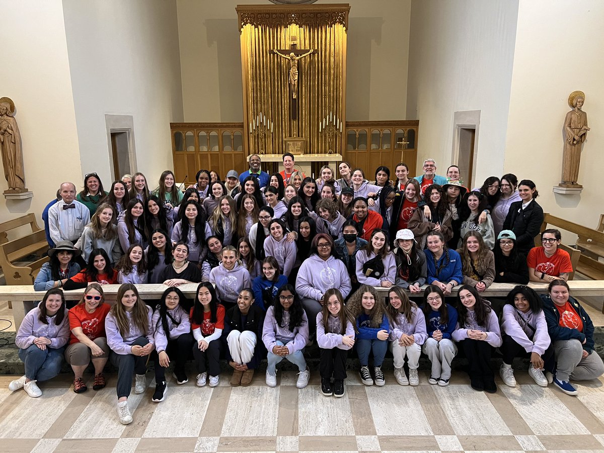And they’re off!!! ❤️ 👏  Upper School Project Term is underway. So proud to see this tradition continuing! Learn more: ashmi.org/pt