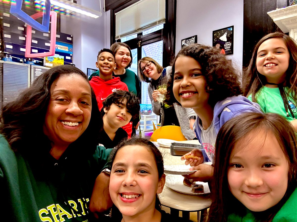 Celebrating our <a href="/APS_SPARK/">Springdale Park</a> state technology and science fair 🐉 🐉today with our favorite food, 🍕! They represented SPARK beautifully &amp; I am so proud! 💚💚💚#BeSPARK <a href="/apsupdate/">ATL Public Schools</a> <a href="/STEMbieda/">Kristin Siembieda</a> <a href="/sarapruett5/">Sara Pruett</a> <a href="/msbringslid/">Denise Bringslid</a> <a href="/CounselorBolton/">Mesha Bolton</a>