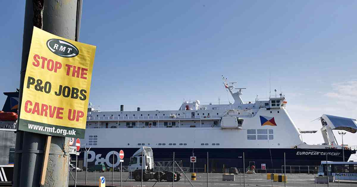 MarineInsight's tweet image. European and global unions are calling for the country’s latest Prime Minister, Rishi Sunak, to crack down on corporations who break the law and violate the labour rights of British workers. 

...Check Out this article 👉buff.ly/3yJBj1N 

#ITF #Shipping