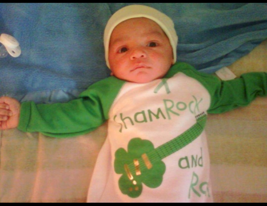 fefe704's tweet photo. Ryan's 1st St. Patrick's Day!!!! So yummy. https://t.co/wrnnbMbDFZ