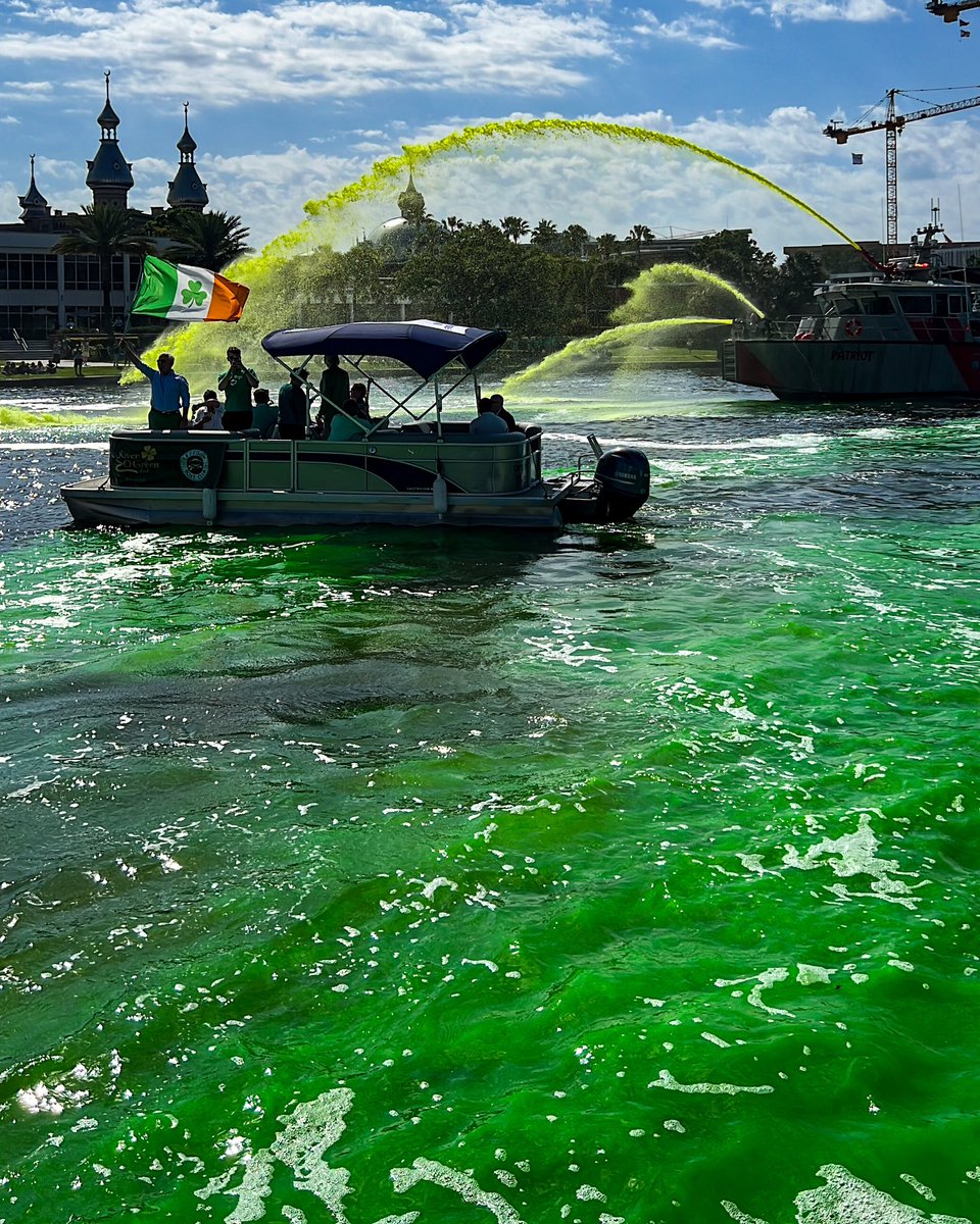 AngelaMDiLoreto's tweet photo. Our first Tampa Bay #RiverOGreen 🍀 https://t.co/6PMjaI2amD