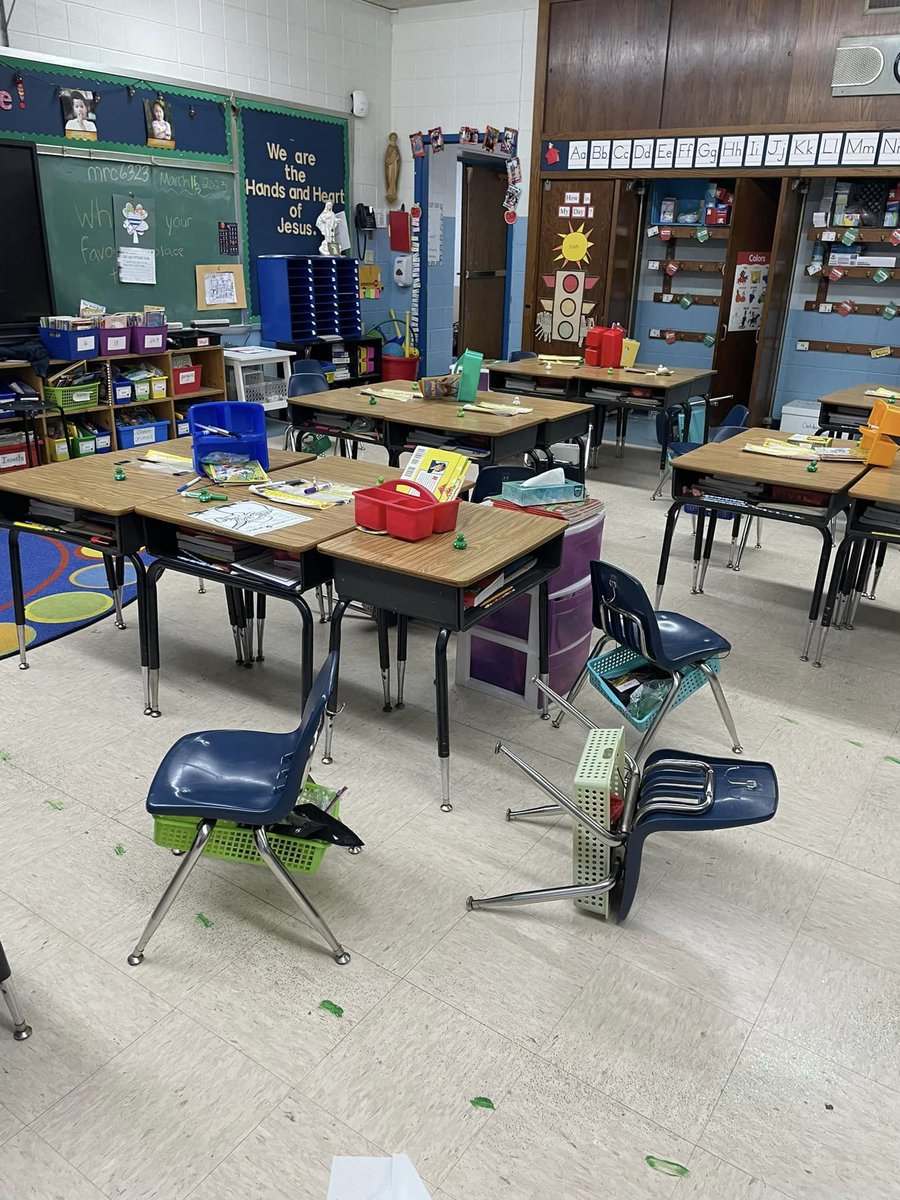test Twitter Media - It's Friday and one sneaky leprechaun thought it would be fun to play some tricks on the first graders today at @StMarkSchoolCT! 🍀 @Diobpt @BptSup @StratfordPatch https://t.co/kbh5bBY4VH